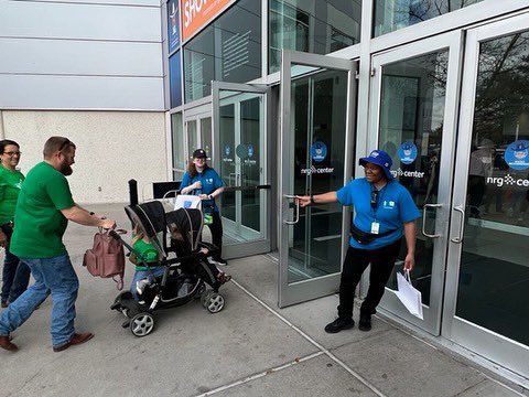 bcmhouston's tweet photo. Some of the Baylor College of Medicine team spent the day at the 2022 BCM Rodeo Acts of Kindness Volunteer event at @RODEOHOUSTON. #BCMInTheCommunity https://t.co/BEMGoIy9eV