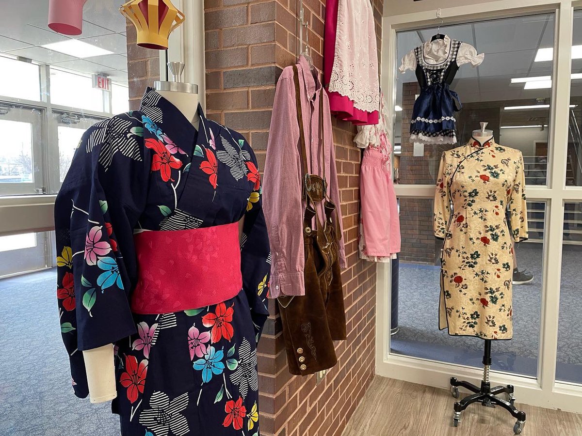 Glenbrook_south's tweet photo. Stop by the main office through April 7 to see the GBS World Languages gallery #GBSNow #D225Now https://t.co/0N5dqfKUfc