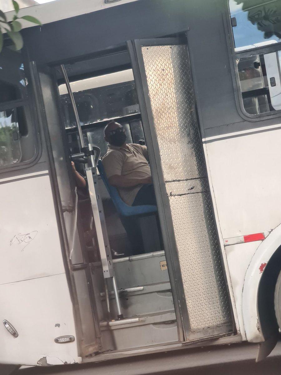 Al fondo esta vacío