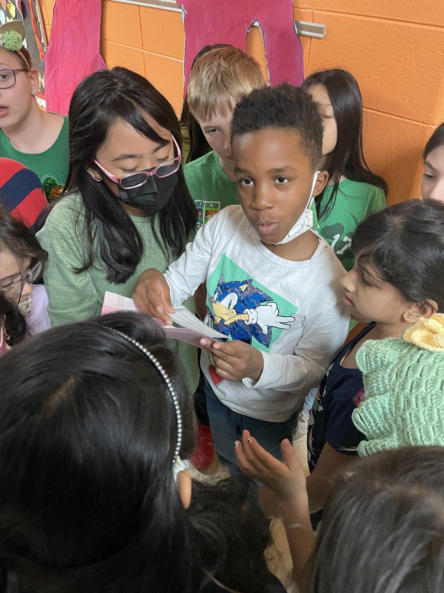 MsNathansNews's tweet photo. Saint Patrick’s Day scavenger hunt!! These 2nd graders used teamwork to find all the clues 🍀☘️🍀#IGinspires #RTSD26learns https://t.co/Ed2WvmOv9h