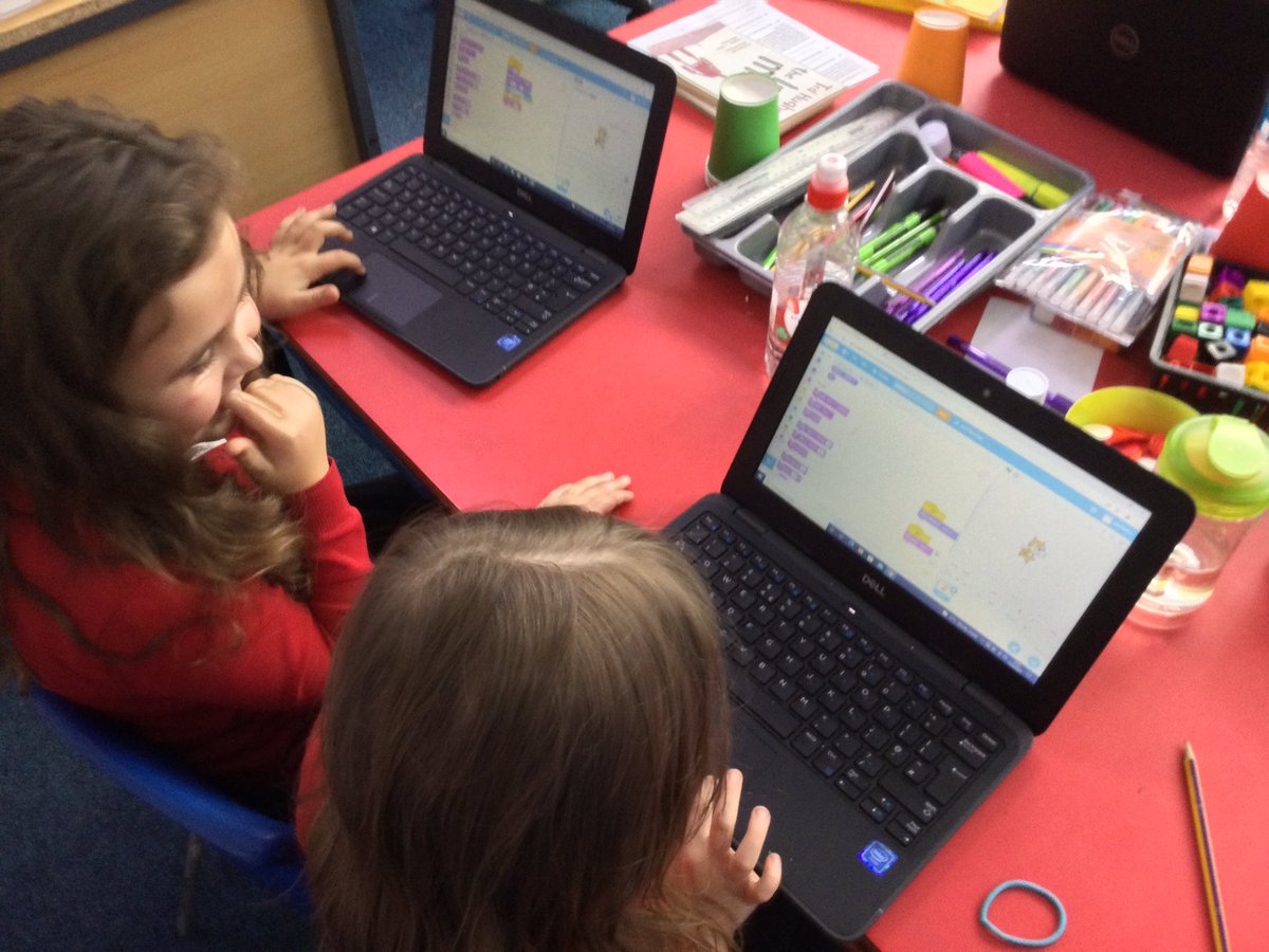 MrAndrews0's tweet photo. @UplandsManor good fun in 3B this afternoon learning Scratch @MrBushell1 @scratch https://t.co/m6cIe9sq1I