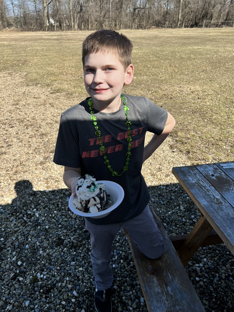 Stephanie Fox tweet media