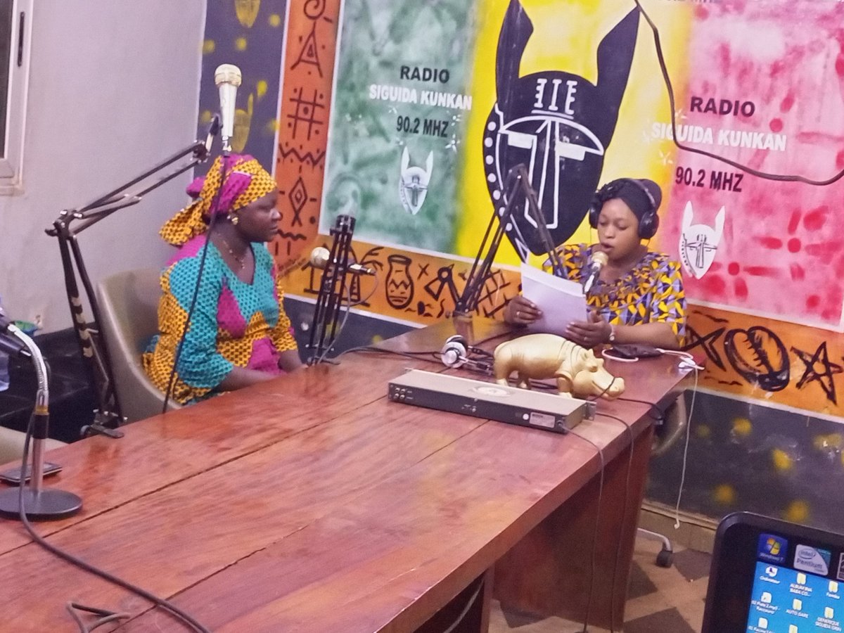 mali_justice's tweet photo. Les jeunes déplacés plaident pour le retour de la paix, la réconciliation et le vivre ensemble au #Mali lors de l'émission radio tenue sur les ondes de la #RadioSiguidaKunkan de Niamakoro
Le #gouvernementmalien interpellé
#Ecoutons les Jeunes #Victimes déplacés
#ProjetConcours https://t.co/JF5XPhQTBR