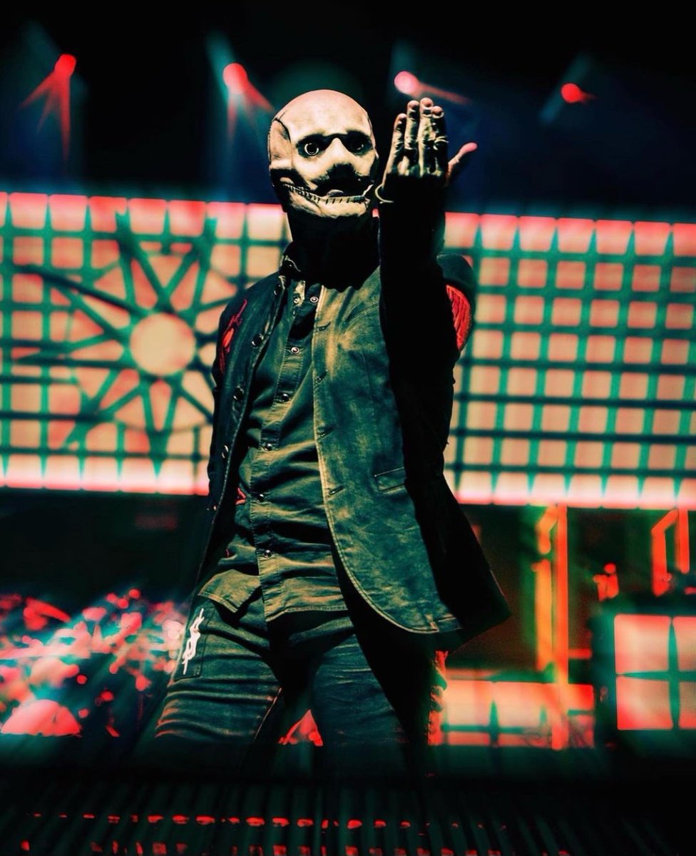 CoreyTaylorRock's tweet photo. Fargo ND: we saw you. You were AMAZING. We will see you again. Next Stop: Omaha.

📷: @dannyvirchow https://t.co/sBpAeZCkQE