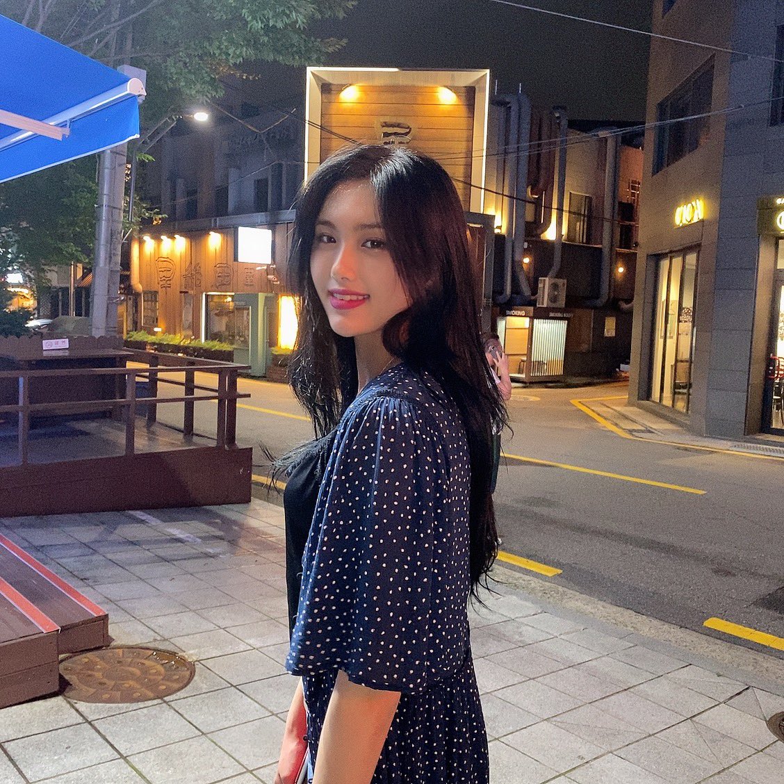 aisha_hourly's tweet photo. #에버글로우 #아샤 #EVERGLOW #AISHA https://t.co/NmECaNu6Jj