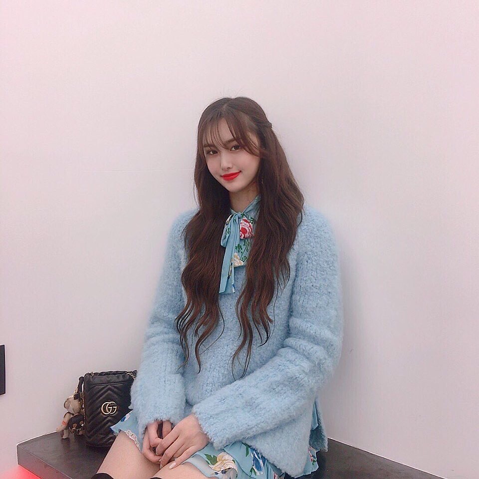 aisha_hourly's tweet photo. #에버글로우 #아샤 #EVERGLOW #AISHA https://t.co/yXqlKqPUib