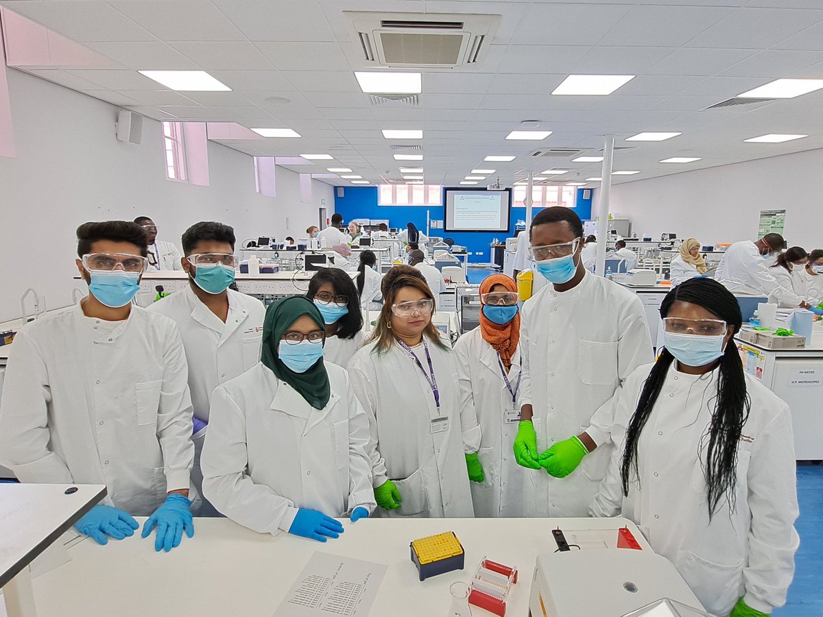 UoCMedSci's tweet photo. Another great week with #MD7002 students in the laboratory!

We will post more photos soon. DM any photos you want us to share, or tag us in your photos and use #MD7002. 

#AnalysisandInterpretationofClinicalData #ChesterMedicalSchool @UCSbiosciences https://t.co/Ignax88X4p