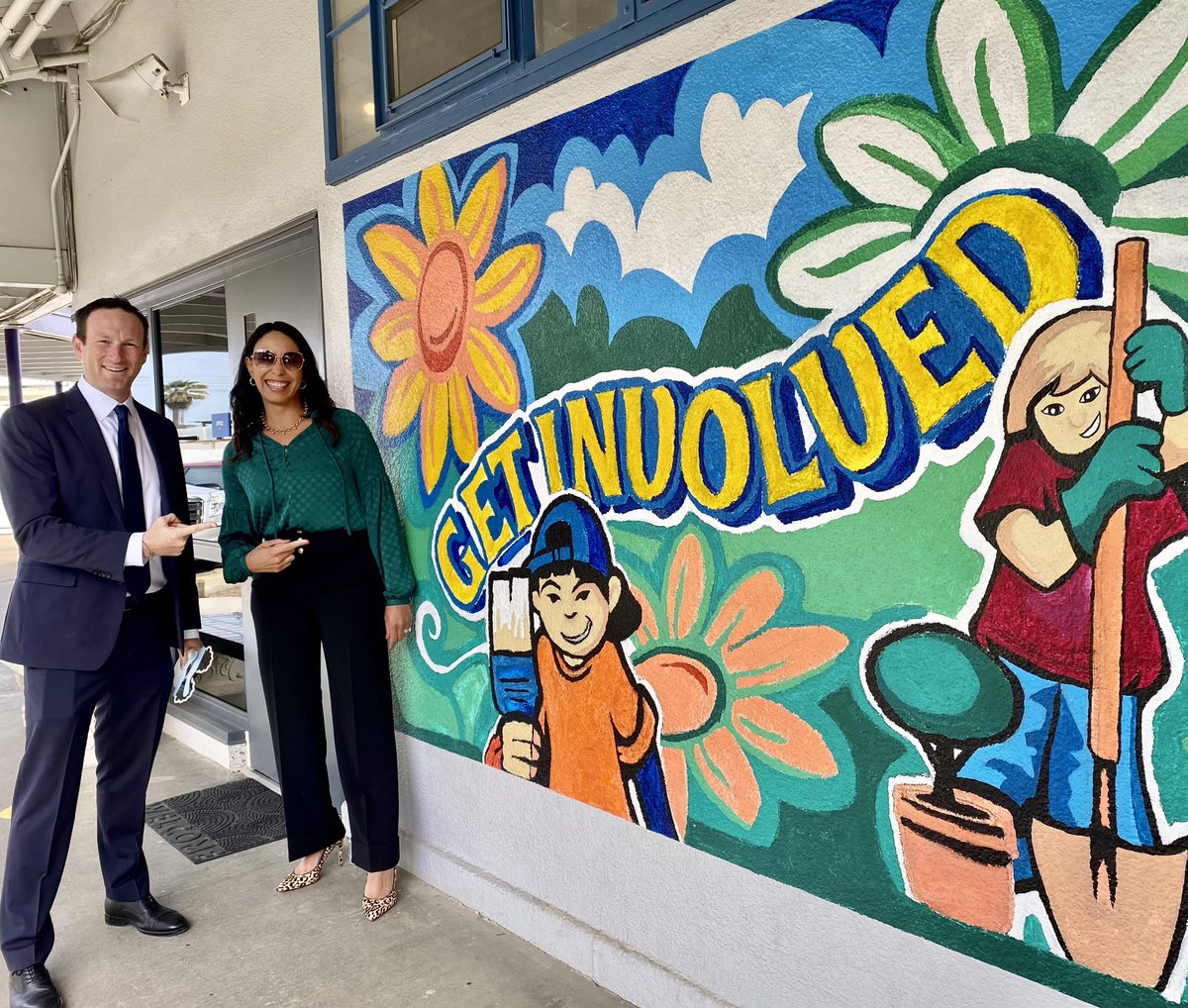 Spreading the word from Malaga Elementary with <a href="/CalVolunteers/">California Volunteers</a> Chair Lindsay Fox. 

As we grapple with the intense learning loss of the last two years, I’m inspired by the work being done by <a href="/reading_corps/">Reading Corps</a> and tutors here and across CA! 

<a href="/fowlerusd/">Fowler Schools</a>