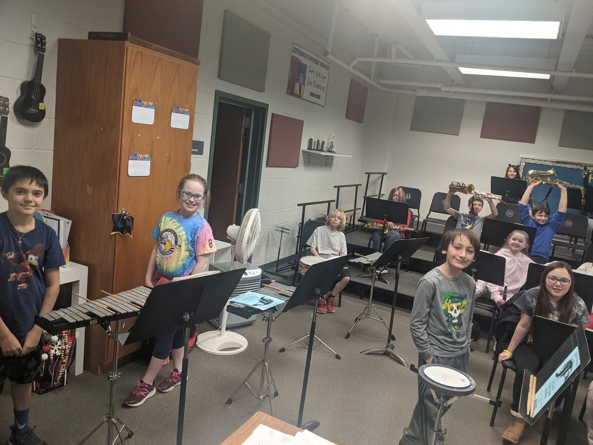 jefftwpmusic's tweet photo. Fifth grade white rock students had a special guest conductor yesterday for their super band rehearsal. Mrs. Kulick from JTMS! https://t.co/FxKB4iJHay