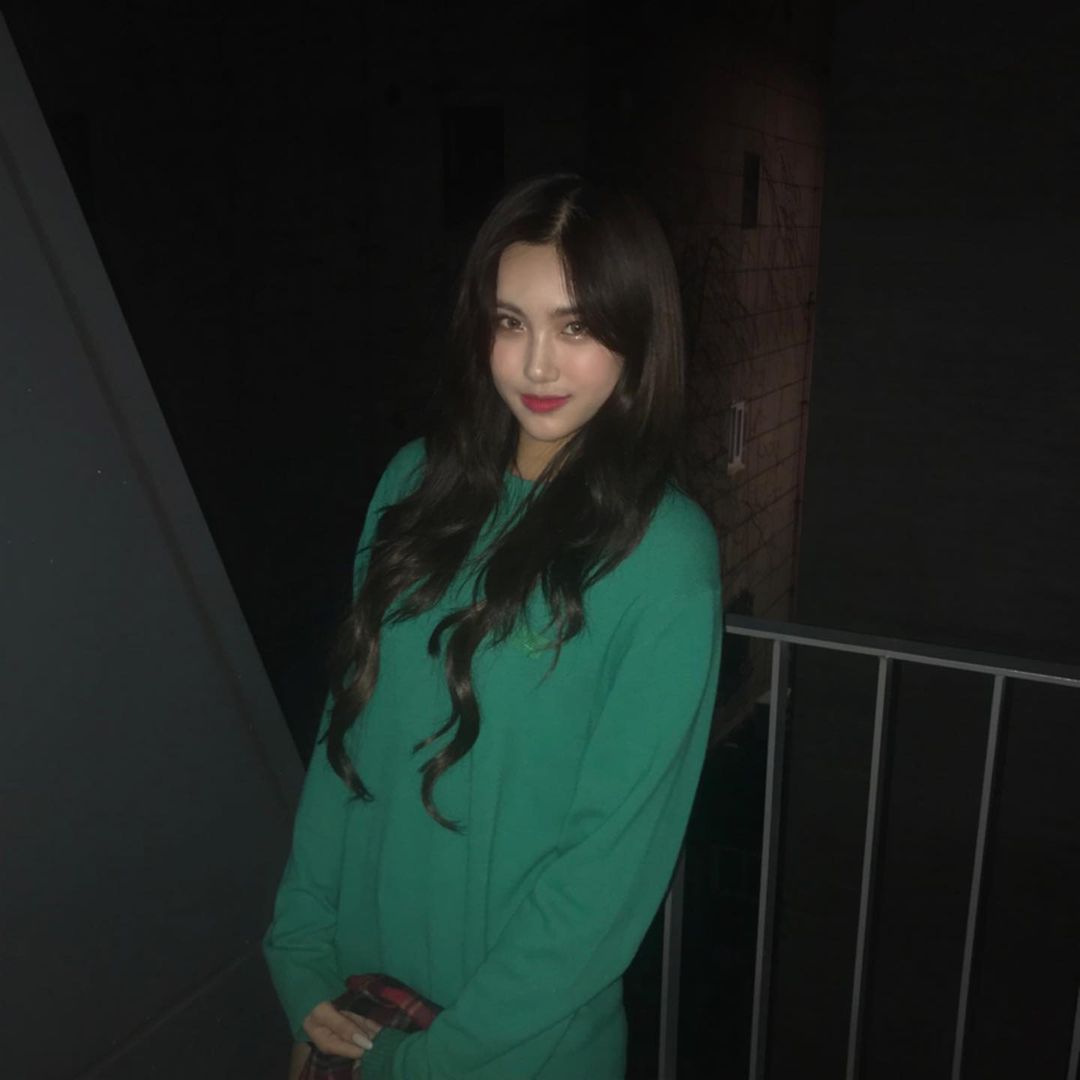 aisha_hourly's tweet photo. #에버글로우 #아샤 #EVERGLOW #AISHA https://t.co/EdbCrU04cy