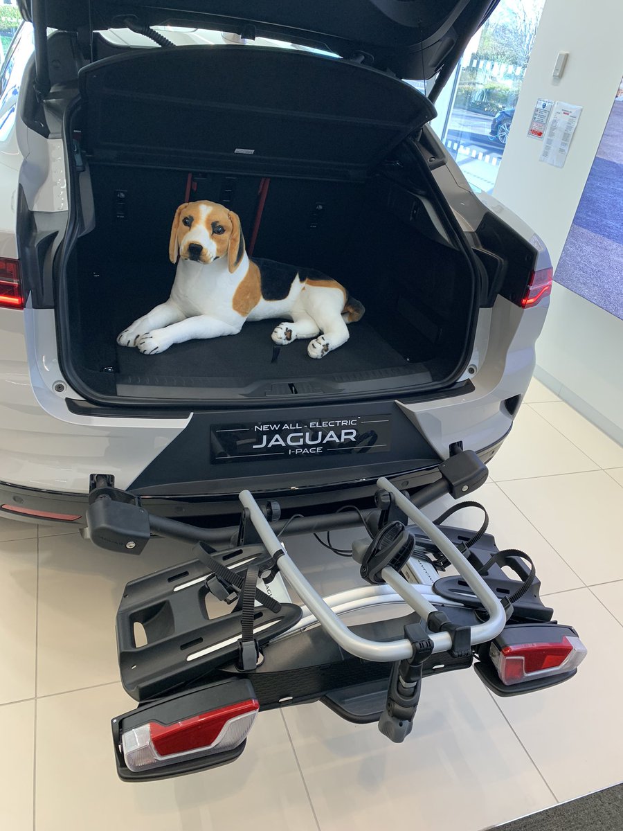 hhchamber's tweet photo. Excellent business breakfast event with #Hatfields #Jaguar in #Hull today with Chamber members looking at the benefits of running an electric car as a company vehicle - thanks to Craig and Vicki and great to see the Formula E car too @JaguarUKPR @wheelworldrevu @FIAFormulaE https://t.co/xN3AsnJKJD