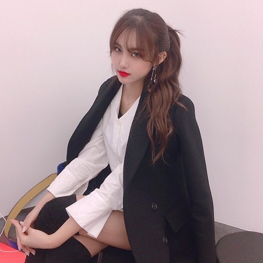 aisha_hourly's tweet photo. #에버글로우 #아샤 #EVERGLOW #AISHA https://t.co/OyOuPZTrFI