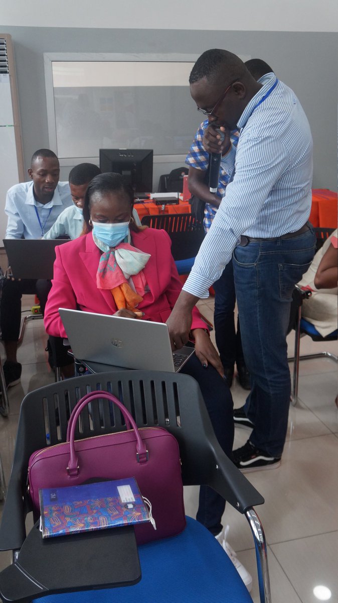 Prince_PUAT's tweet photo. C'est mon boulot transmettre mon savoir faire aux autres.
#WomenDigitalWeek
#Congo_Brazzaville https://t.co/iOPN7oZtDQ