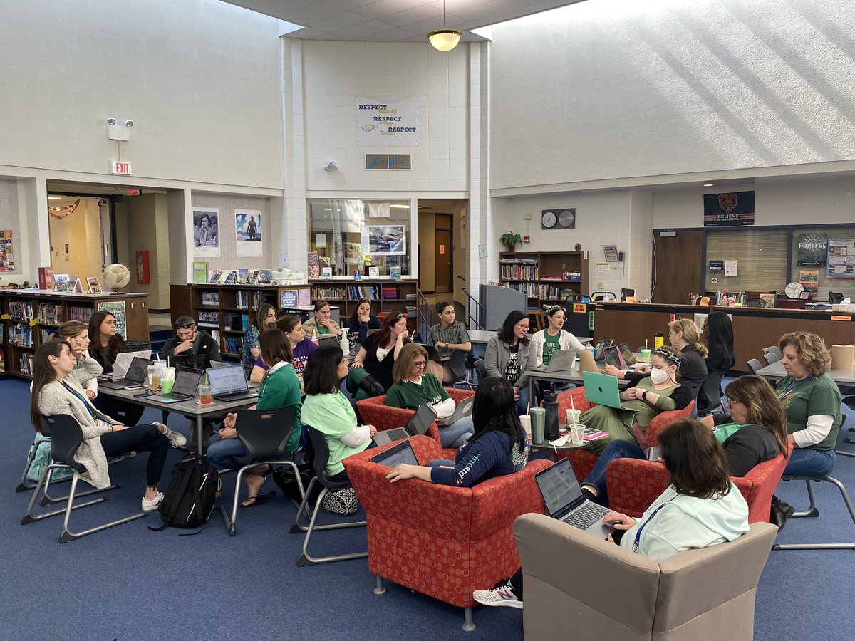 HawthornMSN73's tweet photo. Hawthorn Middle North and South Guiding Coalition Teams!  Discussing Grading Practices. https://t.co/WcO9EgVoU6