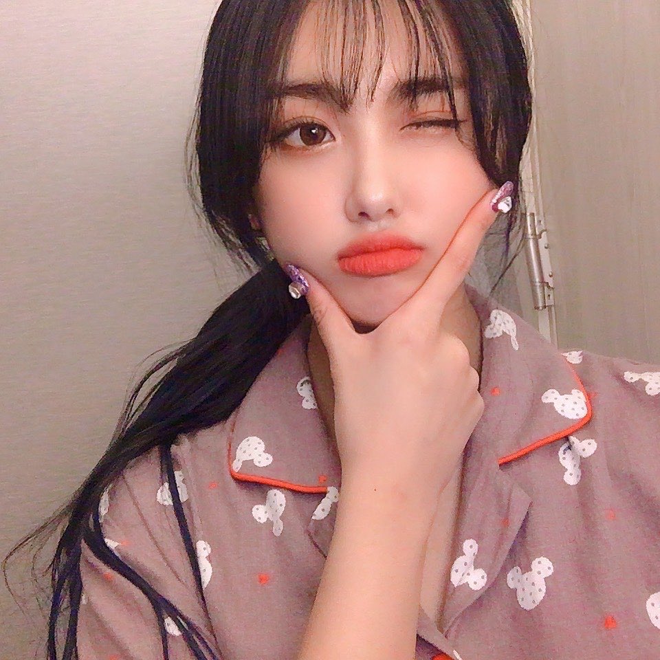aisha_hourly's tweet photo. #에버글로우 #아샤 #EVERGLOW #AISHA https://t.co/Fk1DdTW6sJ