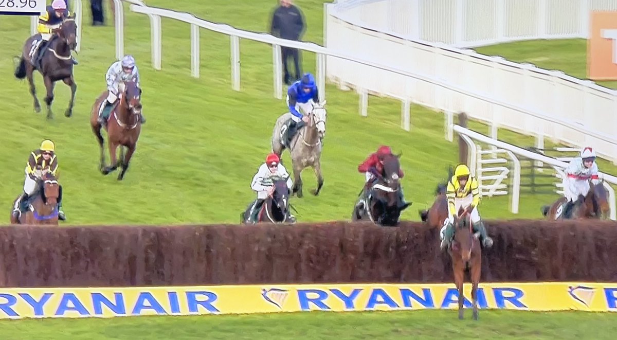 amajox's tweet photo. Congratulations leading @amajox #LucyTurner WINS #FulkeWalwyn #KimMuir sponsored by #JRLGroup @CheltenhamRaces @VenetiaWRacing #Chambard #20ran #topride #topjock 👌👏👏👏👏👏 https://t.co/jtc0I2oXKp