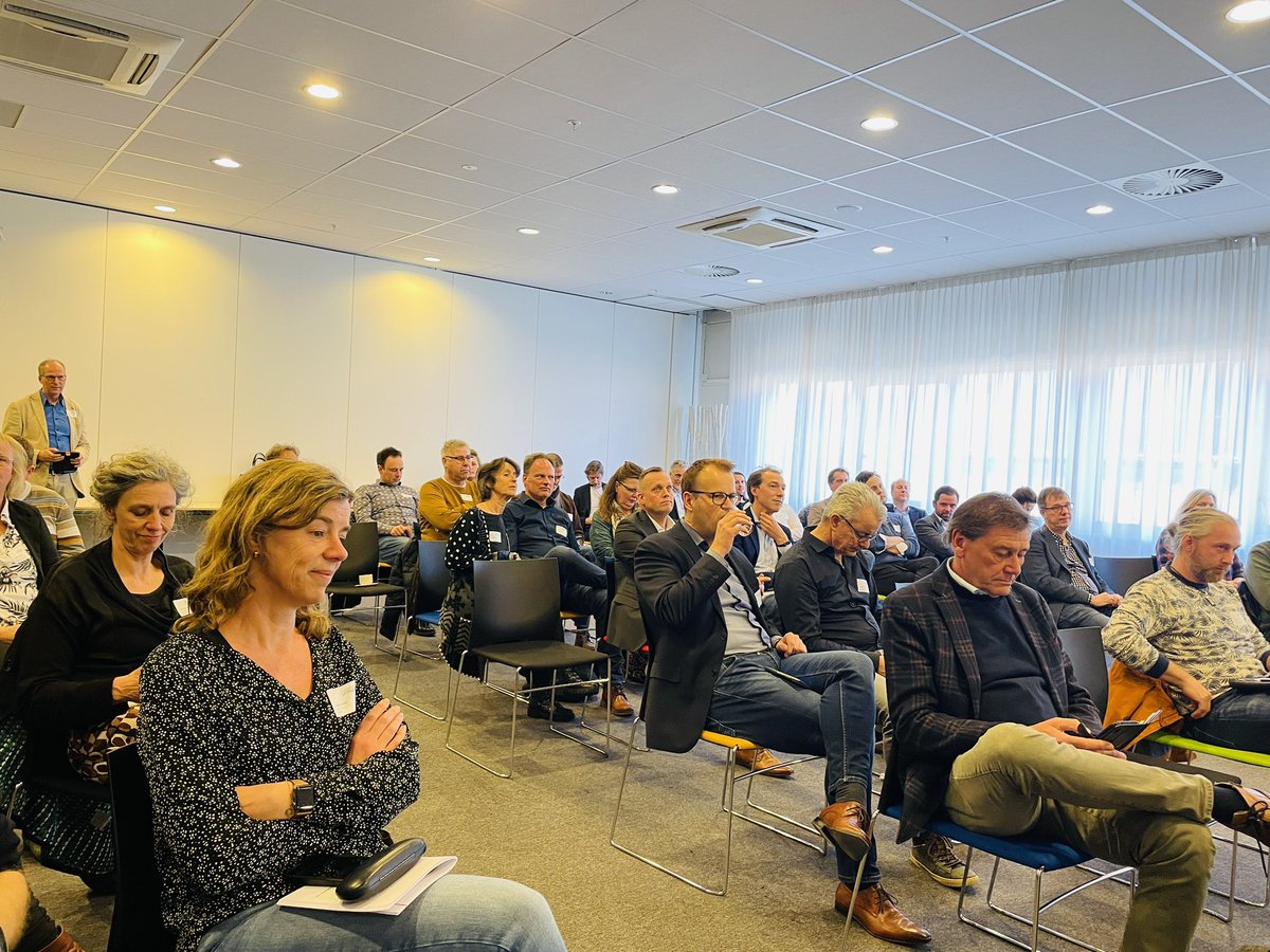 basbaalmans's tweet photo. Op @samennoord event Digitale Transformatie aanwezig voor @GDBC_RUG met onze digital readiness scan . @HassertFred @wijnandaalderin https://t.co/V8z3936jqt
