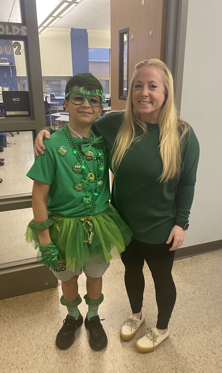 🍀 Kid gets it - fake lashes &amp; all.  #NHSMS #SpiritDay #St.Pats #NHSSD