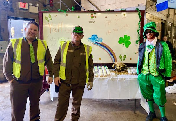 #StPatricksDay #safetyeducation CHSP committee member, Sam Harris promotes “Yelling” at intersections. Our Lucky Leprechaun,Will Pratt wants to know,Are you lucky or safe? Safely travel to other end of rainbow for pot of gold (Get home safely) @AngelaDenero @UPSManJohn @DJEJZ