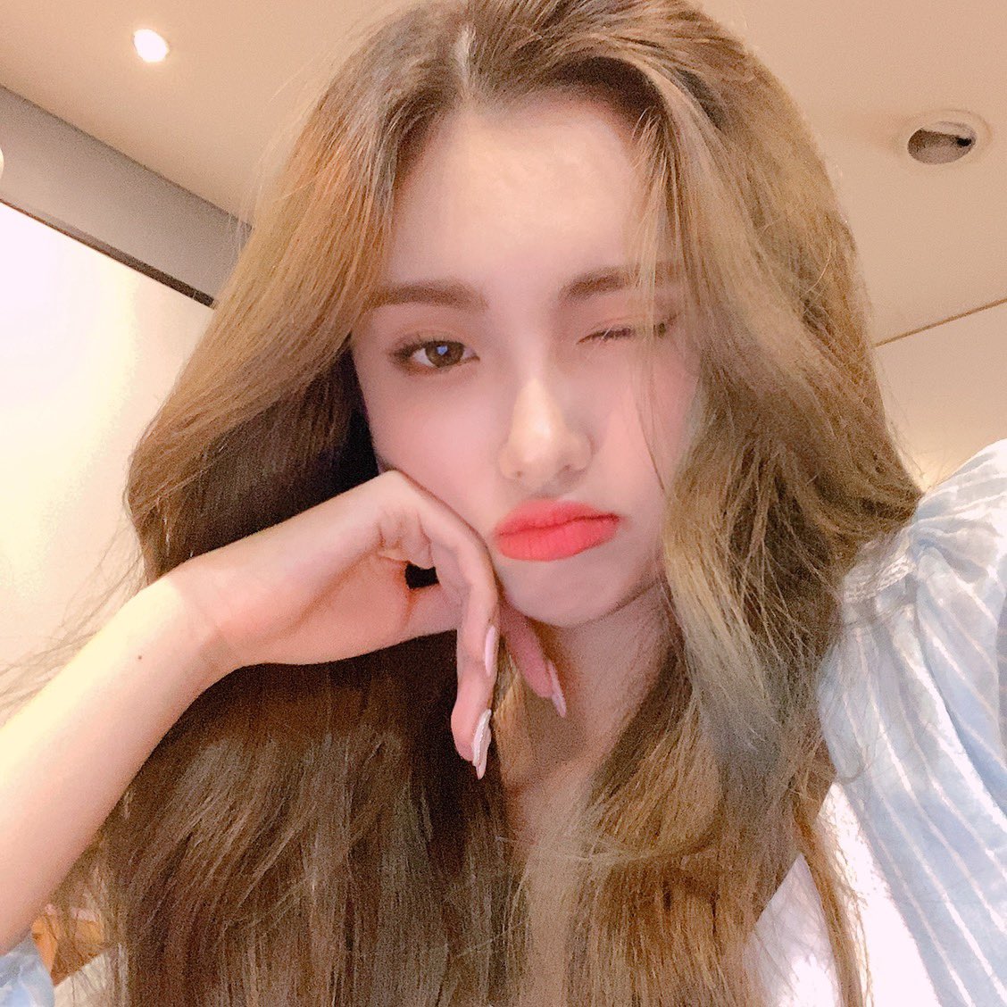 aisha_hourly's tweet photo. #에버글로우 #아샤 #EVERGLOW #AISHA https://t.co/2oeq24uQcs