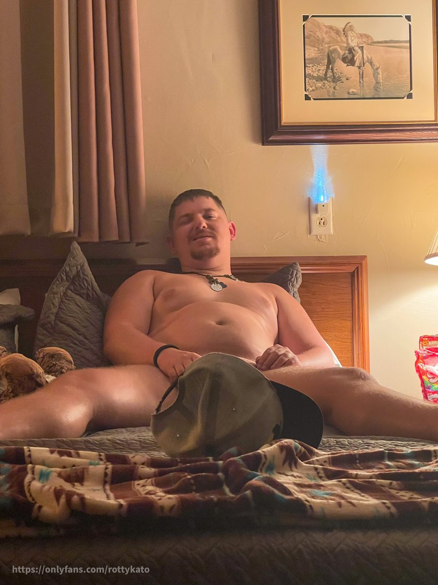 LiddleKato's tweet photo. Who says you need a babysitter when you have a perfectly good camera. 

https://t.co/Lsd3bYNOag

#gayboy #gayson #dadson #gaycest #daddyboy #daddyneed #gay #little https://t.co/NAuhZFoylx
