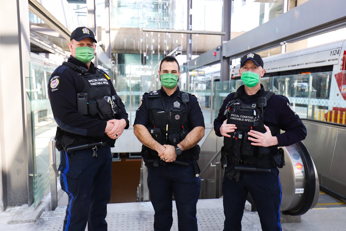 OC_Transpo's tweet photo. Demain, nous célébrerons la Journée de reconnaissance des chauffeurs et des employés du transport en commun – remercions les chauffeurs et le personnel de @OC_Transpo d’avoir gardé notre ville en mouvement cette année en utilisant le mot-clic #MerciTransportCollectif. https://t.co/gqqwWfgzIA