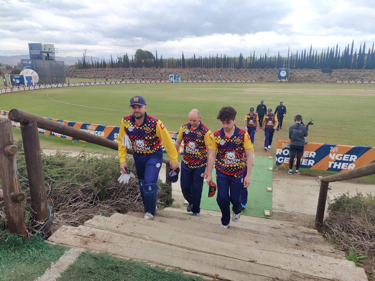 CIParticipation's tweet photo. Bad luck lads, but 2-from-4 today puts @brigade1906 in a decent position to make Finals Day on Saturday. πͺπ»
#GoBrigade @NWCricketUnion βοΈπ https://t.co/4boRXGlR3z