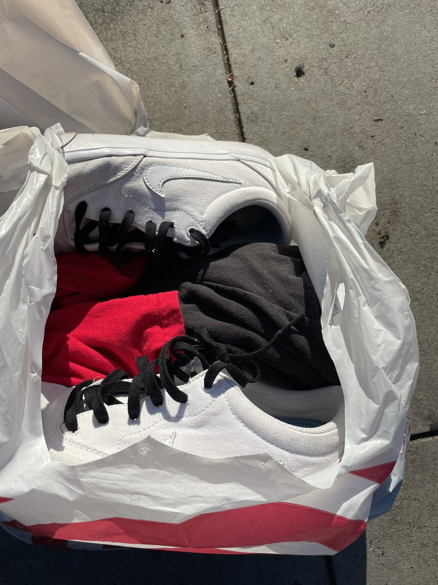 mariozee619's tweet photo. All bunch shirts and shoe I don’t wear #doingmygooddeed for the day #helpingothersinneed https://t.co/JaAjnpAC17