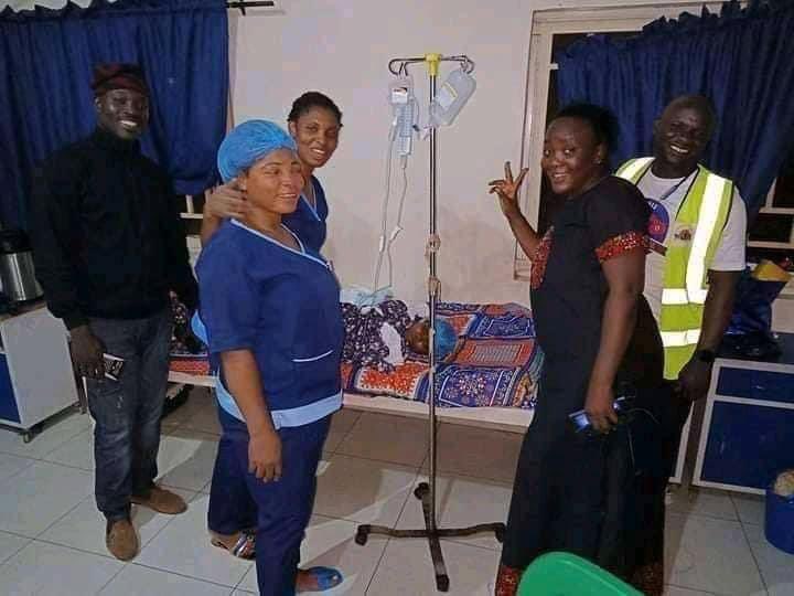 Ecollins10's tweet photo. 10 year old girl successfully delivers a baby https://t.co/MvhYibALNJ