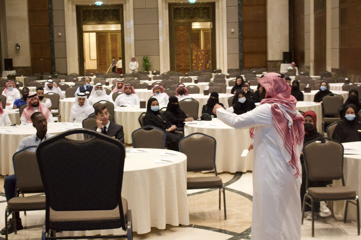thamerAlharbi88's tweet photo. 📍من مكة المكرمة واستعدادً لاستقبال ضيوف الرحمن تشرفت بتقديم برنامجي ( تنمية مهارات موظفي المكاتب الامامية و تسويق الوجهات السياحية ) على مدى 4 ايام بالتعاون مع #وزارة_السياحة 

فخور فيكم جميعاً ؛ في المستقبل القريب انتم القيادات الوطنية في الضيافة  بتوفيق الله https://t.co/sXJk01EYtC
