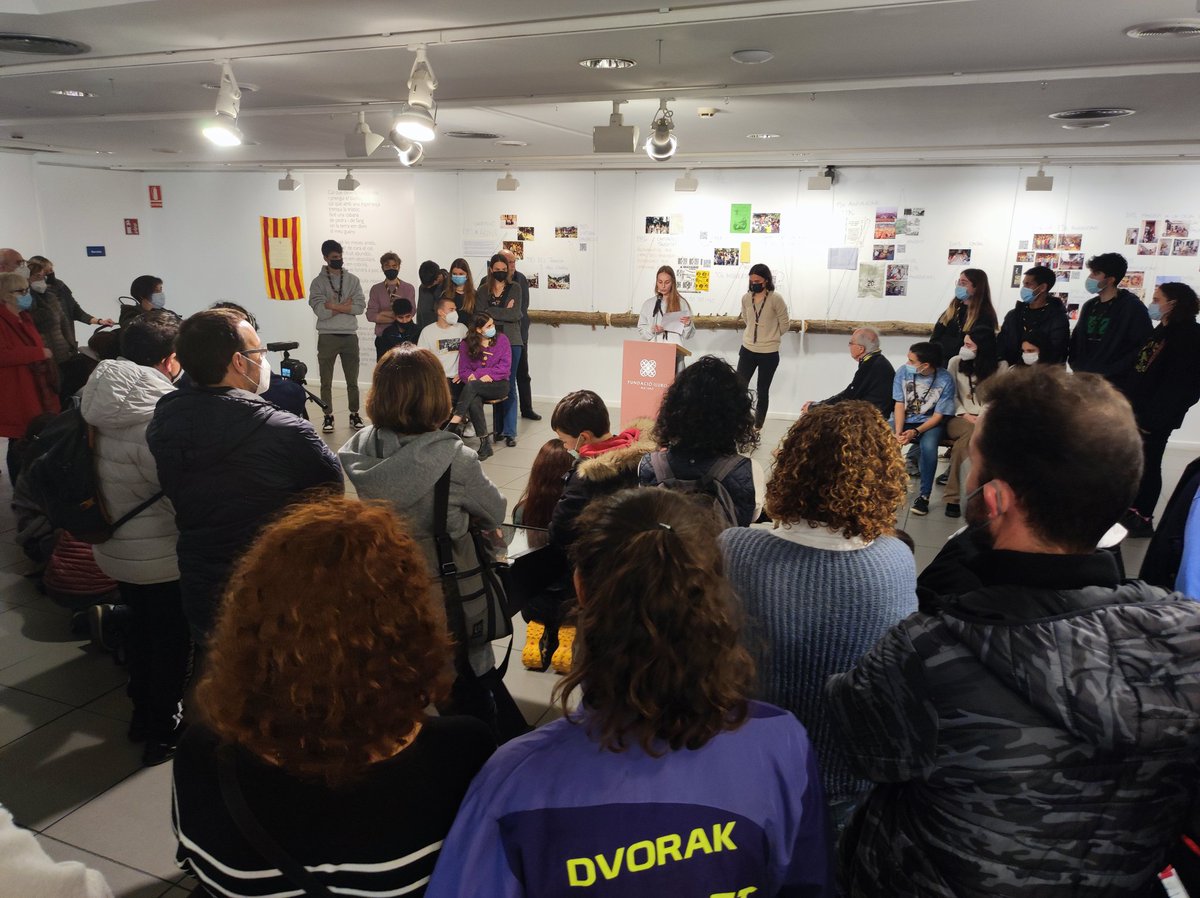 🎒 Fa 40 anys que l'Agrupament Escolta Arrels deixa la seva empremta com a entitat de lleure a la ciutat, ajudant a varies generacions a caminar i créixer.