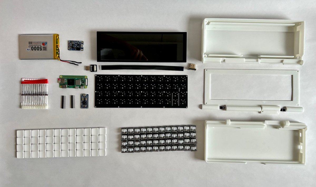 El ordenador Penkesu es una pequeña maravilla retro de hardware abierto en tamaño de bolsillo #hackers #ordenadores | por <a href="/Alvy/">Alvy</a> microsiervos.com/archivo/ordena…