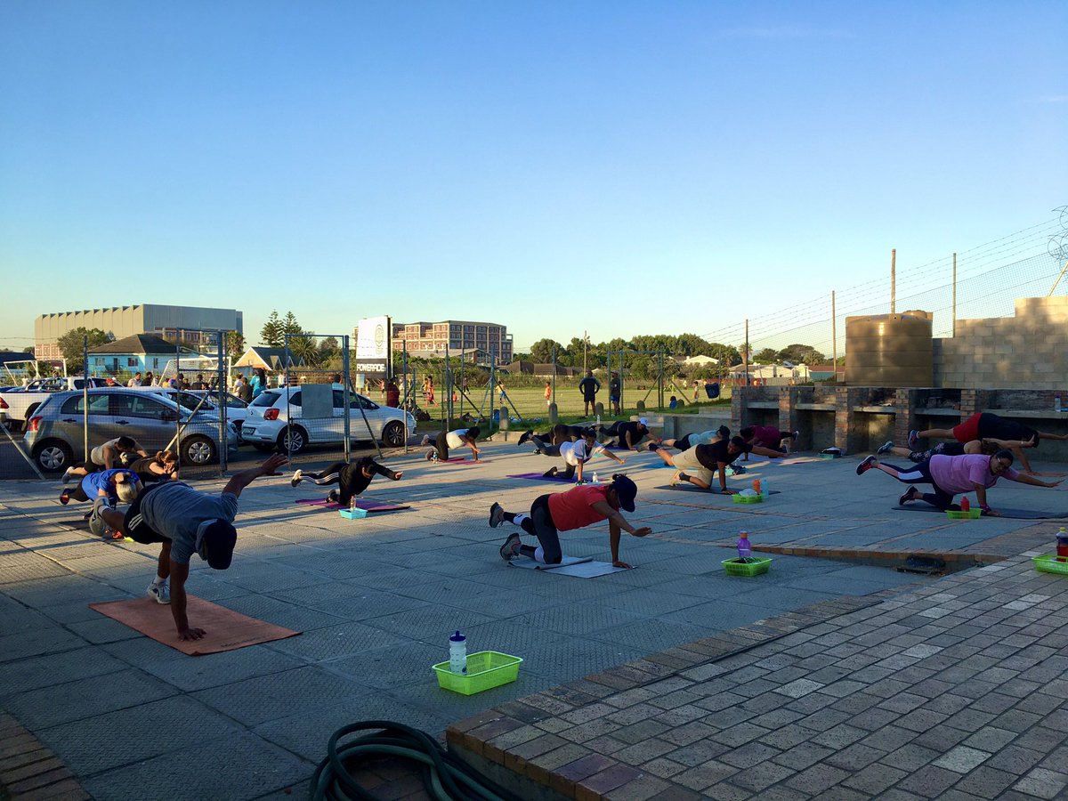 ddjtraining's tweet photo. F I T C L U B ππ
#wellnesshour
#trainwithDDJ https://t.co/DQPXxFeunv