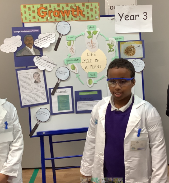 olive_bham's tweet photo. Children proudly presenting what they have learnt during #BritishScienceWeek. #ScienceDay #WeAreStar #Ambition #Scientists #Costumes #Creativity #LearningHooks #Knowledge #Inspirational #motivated https://t.co/YpPGimBJF9