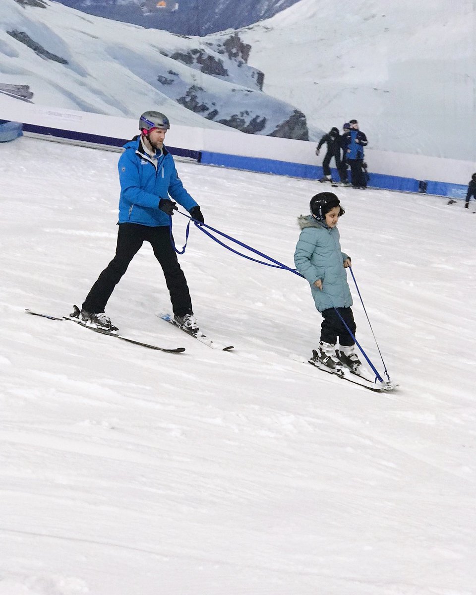 Snowbility's tweet image. There are no complex rules with #skiing - just a repetitive pattern that not only improves fitness and balance but develops confidence, communication, listening and self-esteem. #snowbility #inclusive #SEN