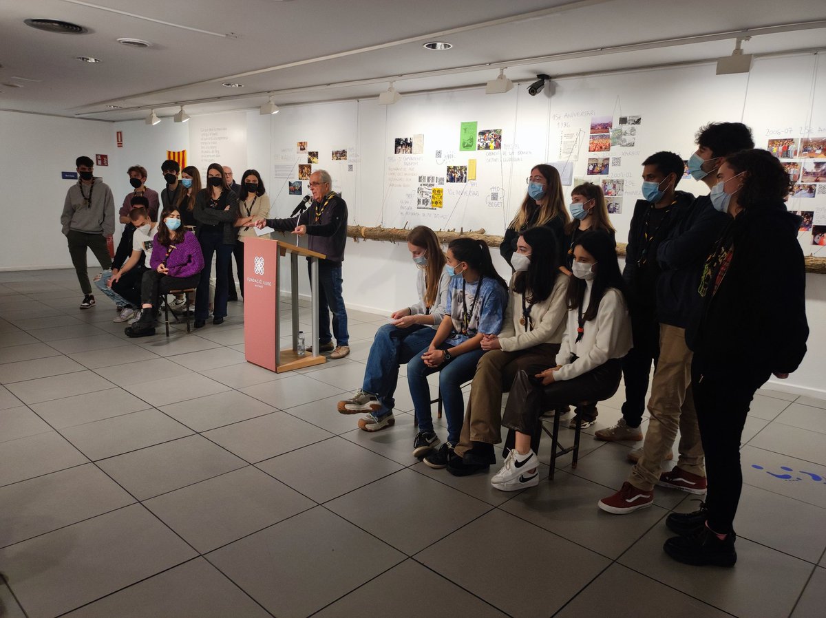 🎒 En Jaume Marquilles, un dels fundadors de l'Agrupament, convida a tothom, grans i petits, a venir a gaudir de tots els moments viscuts que es recullen a les parets de l'Ateneu.