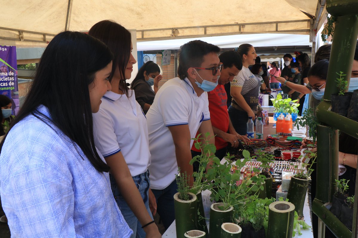 udes_oficial's tweet photo. En #DeRegresoAlMundoUDES sobresalió la política #UDESVerde, con una caminata por el sendero ecológico y la ‘Reciclatón’ 🌎♻️
🌳Además, estudiantes de Ingeniería Agroindustrial expusieron su huerta para resaltar la importancia del campo 👨🌾
Vea detalles: https://t.co/RNCcLqJsKX https://t.co/ZXxVTw0qbR