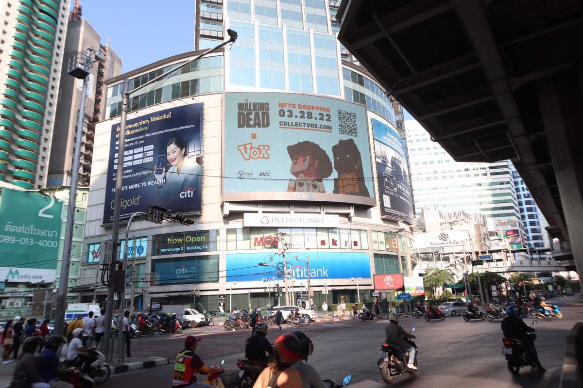 BitBenderBrink's tweet photo. What is this? A massive billboard in Thailand? On the Interchange building?

Yes please! VOX coming to Thailand too! 

Sawatdee Thai community! Go take a selfie with the billboards! I think there is one at Paragon too! https://t.co/j86iewJIZc