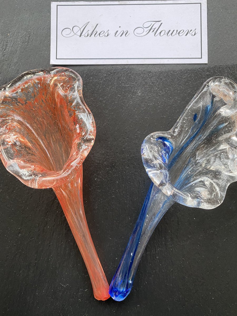 MarkRoom2's tweet photo. Ashes in flowers a small amount of a loved ones ashes sealed in a genuine Stourbridge Glass Flower available in a colour(s) of your choice samples foc to funeral directors #memorialglass #glass #stourbridgeglass https://t.co/zrgZPCWPCj