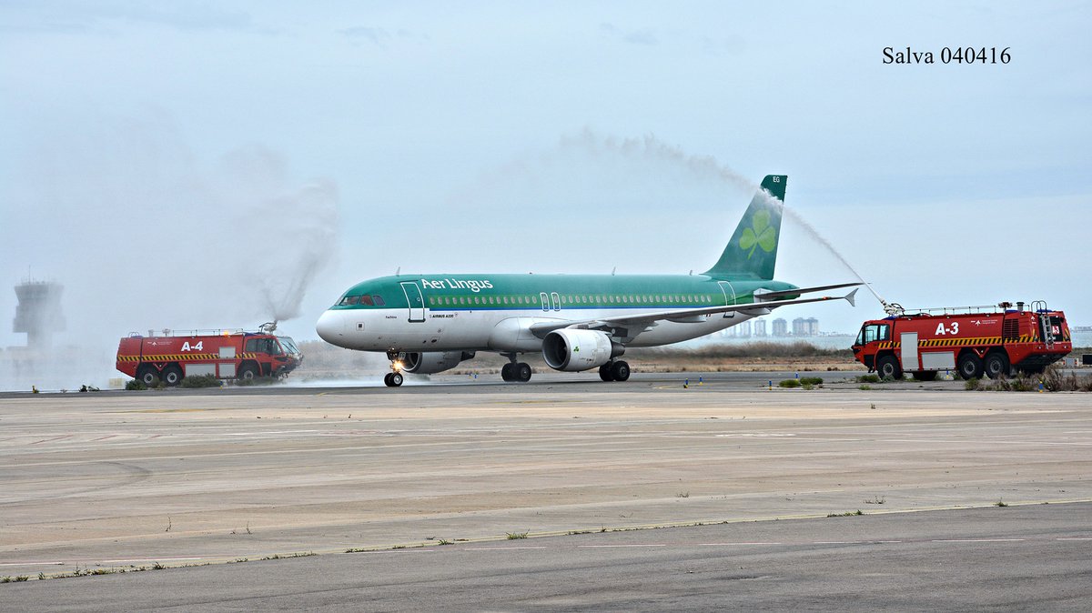 05derecha's tweet photo. Otro día sin vuelos en la #AcademiaGeneraldelAire #BASanJavier, hoy día lluvioso. Aprovechamos para celebrar #StPatricksDay y recordar nuestro querido Aeropuerto de Murcia-San Javier (#MJV/ #LELC). @SpottersMurcia https://t.co/V58xAWWFHR
