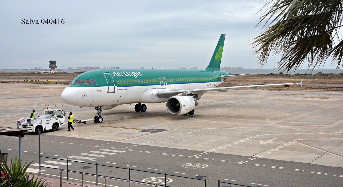 05derecha's tweet photo. Otro día sin vuelos en la #AcademiaGeneraldelAire #BASanJavier, hoy día lluvioso. Aprovechamos para celebrar #StPatricksDay y recordar nuestro querido Aeropuerto de Murcia-San Javier (#MJV/ #LELC). @SpottersMurcia https://t.co/V58xAWWFHR