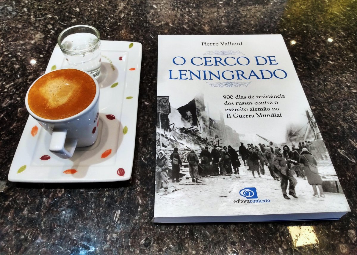 autor_botter's tweet photo. Café da tarde delicioso, na companhia de um excelente livro. Bora? #EditoraContexto @editoracontexto @skoobnews https://t.co/ih8rWa2ee0
