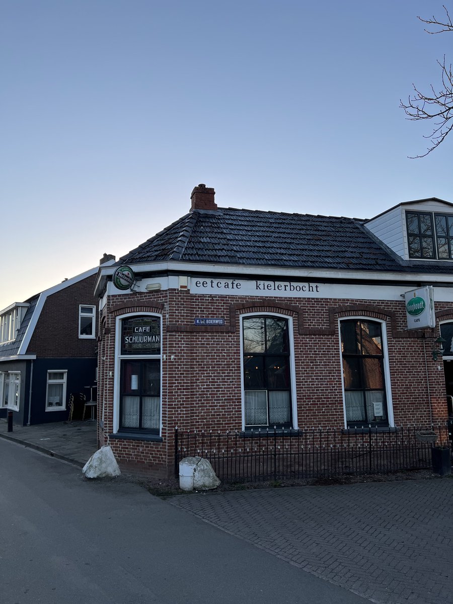 SMSGroningen's tweet photo. ONTAARD LAND
De strijd van een Groninger tegen de gasregenten. Het overkwam Henk Tienkamp uit Woltersum en met hem tienduizenden Groningers: de plek waar je woont wordt onveilig verklaard, maar als bewoner mag je niets doen.
#boekpresentatie @inoordhoff #nutekoop https://t.co/LmBalActEo