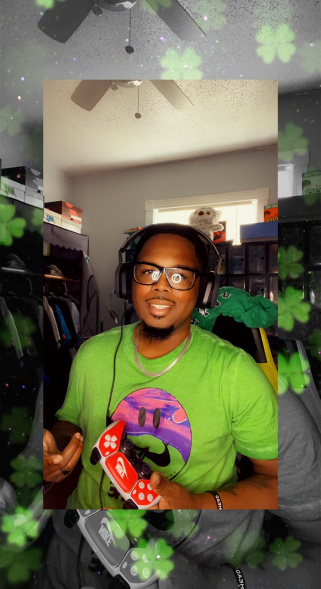 23Shovels's tweet photo. Going live now for some St Pattys day shenanigans! Tune in for the first time in a long time!! #SupportSmallStreamers #23shovels 

https://t.co/gcdYKwAilo https://t.co/vjDi3klt0g