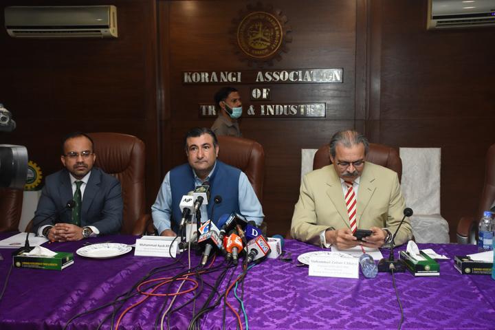 SenatorAyub's tweet photo. Met with industrialists and representatives of Labour Federation of Pakistan. Ways to secure better working conditions for labour and to boost industrial growth were discussed upon; which are essential elements of a sustainable industrial growth. https://t.co/3knwUAMXS7
