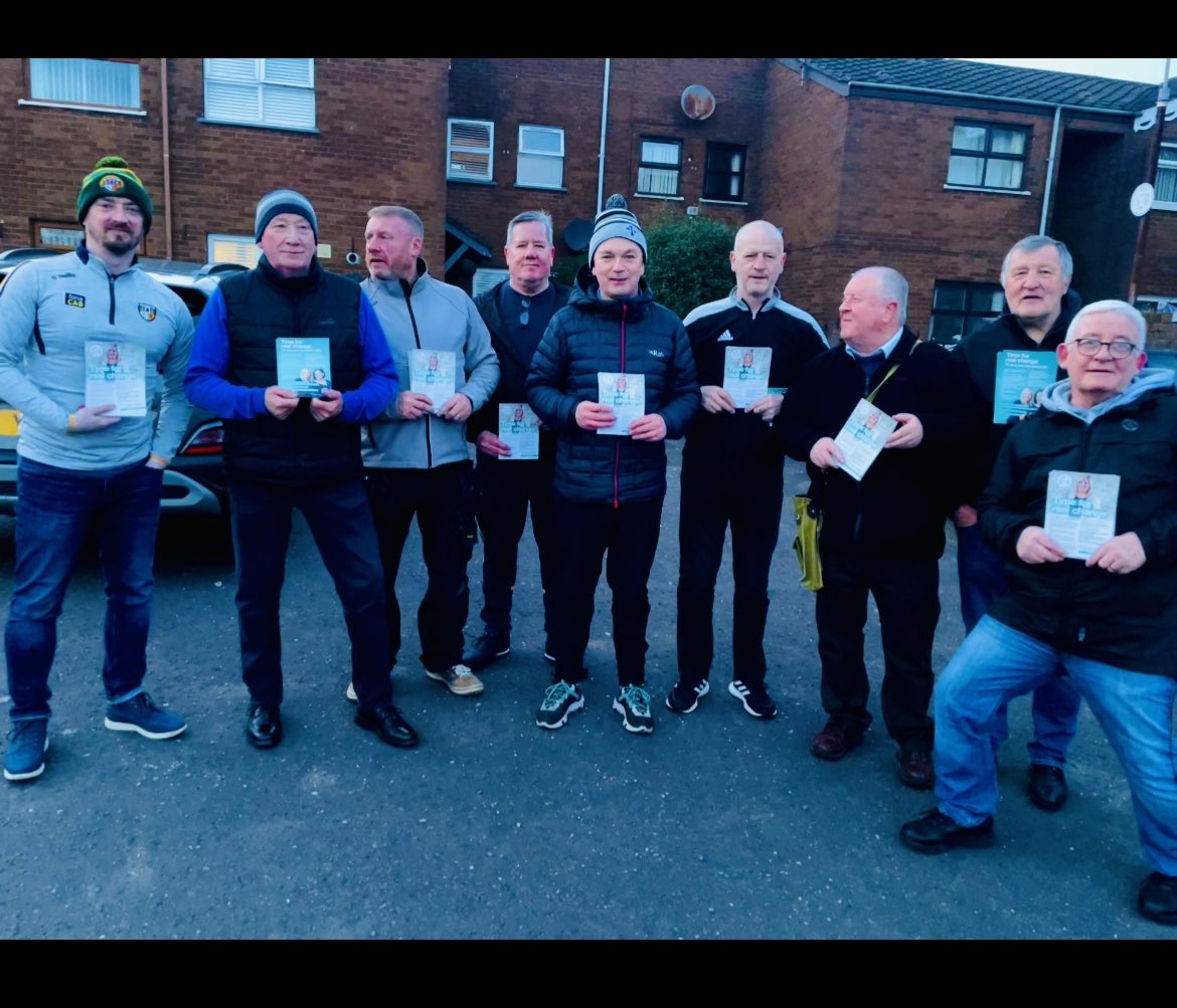 FallsFein's tweet photo. Good squad out last night in the Falls &amp; Grosvenor area with our latest leaflet! Always good to engage &amp; get feedback on the doors! People genuinely keen for the election and determined to make change! Bígí Linn! Vótáil Sinn Féin 🇮🇪 @PatSheehanMLA @CllrBlack https://t.co/nHBnGom7Td