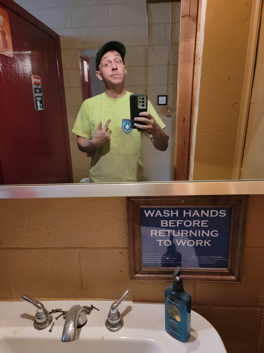 apprentice322's tweet image. Bringing back the mirror #selfies of 2009 hahaha. Hope everyone's having a good day I'm pouring concrete all day haha. This guy will have another #sober st. Patrick's day! #grateful #wedorecover #RecoveryPosse #happy #selflove #fellowship #loveyouall