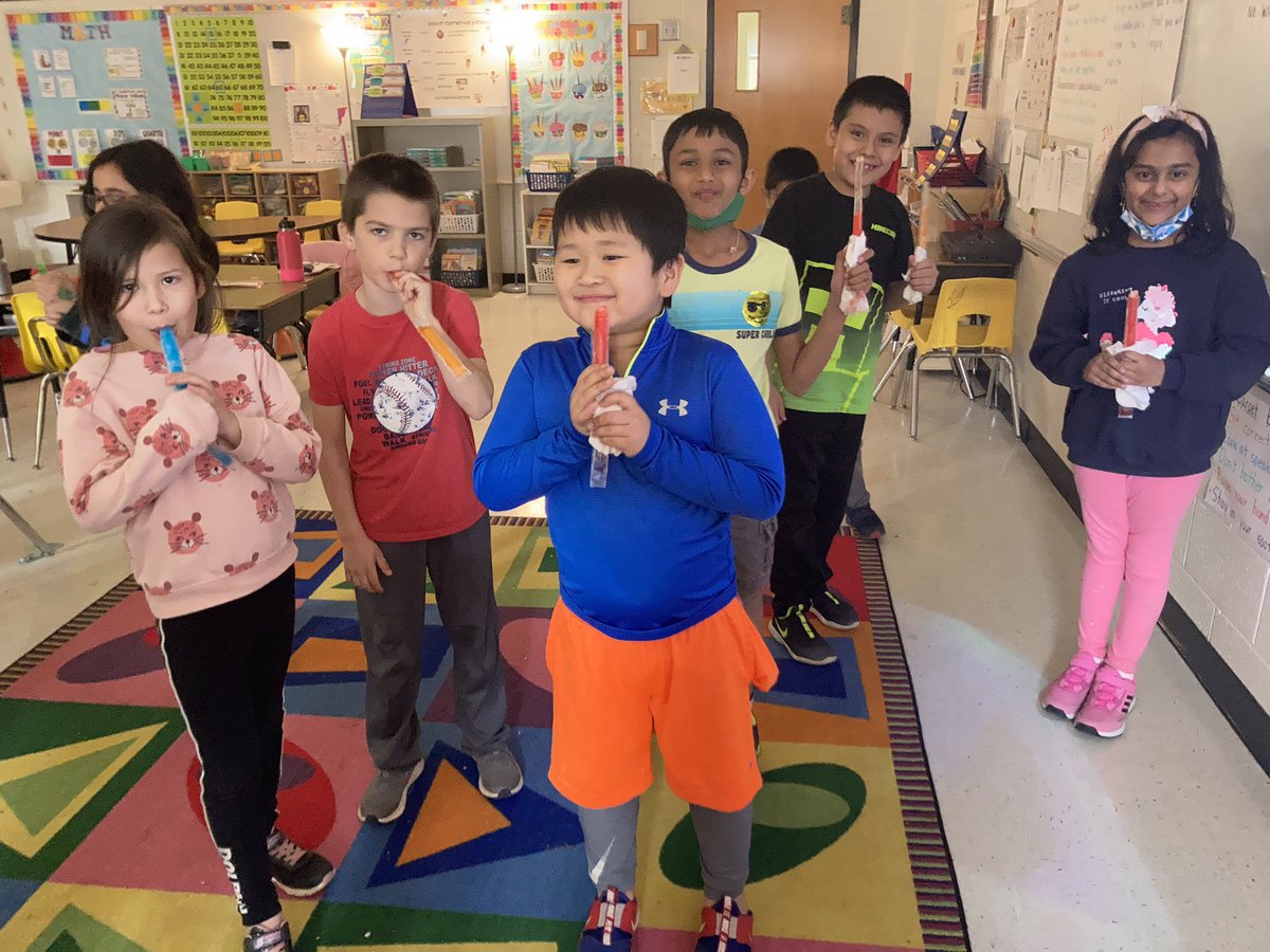 SheriMcmann's tweet photo. Popsicle Party! #PBIS #DolvINcredible @DolvinES https://t.co/jQHIdNj7de