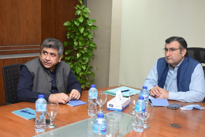 SenatorAyub's tweet photo. Visited @EOBIPakistan  Head office Karachi to evaluate the progress of the department and discuss resolution of issues being faced by employees. https://t.co/3RV24gyKDX