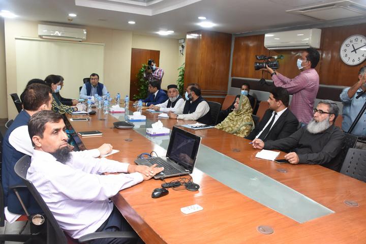 SenatorAyub's tweet photo. Visited @EOBIPakistan  Head office Karachi to evaluate the progress of the department and discuss resolution of issues being faced by employees. https://t.co/3RV24gyKDX